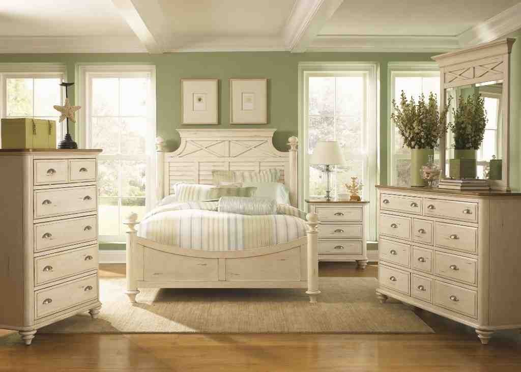 Antique White Bedroom Decorating Ideas