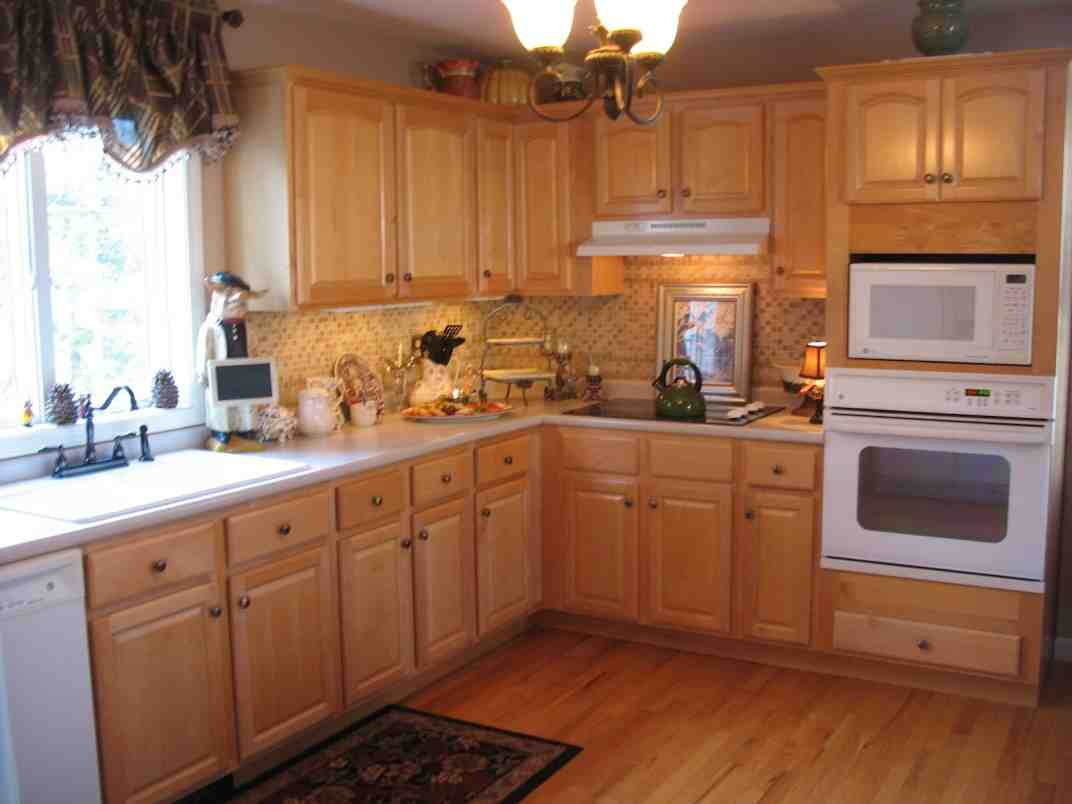 Oak Kitchen Cabinets Ideas - Decor Ideas